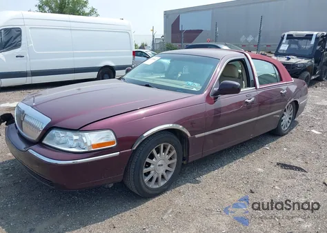 2006 Lincoln Town Car Signature z USA, uszkodzony, nr VIN 1LNHM81V16Y625321